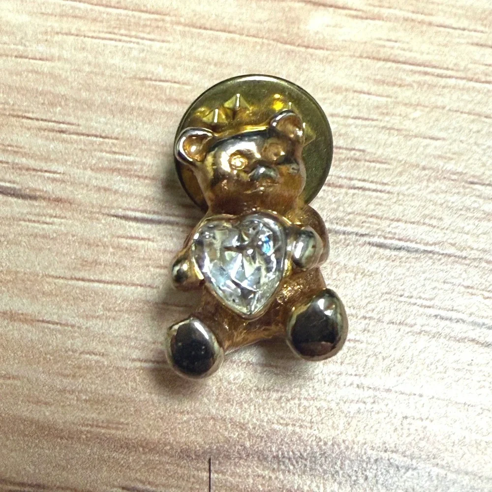 Vintage Teddy Bear Brooch Gold Tone Rhinestone Heart‎ Lapel Pin